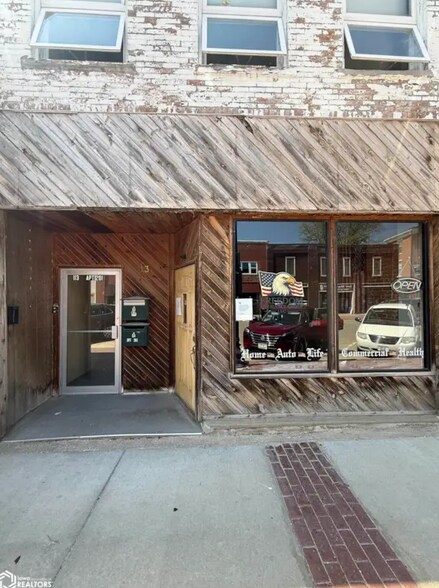 Primary Photo Of 113 N Jefferson St, Mount Pleasant Office For Sale