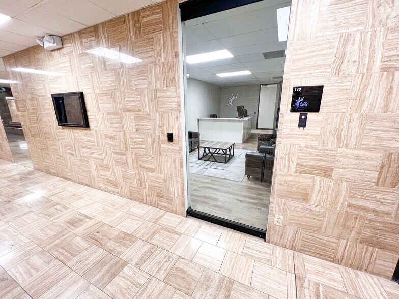 More Photos Of 3300 N A St, Midland Office For Lease