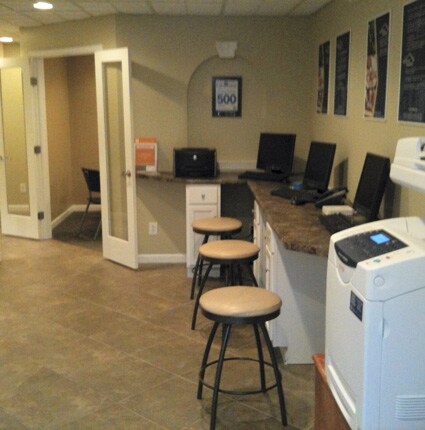 More Photos Of 10412 Allisonville Rd, Fishers Office For Sale