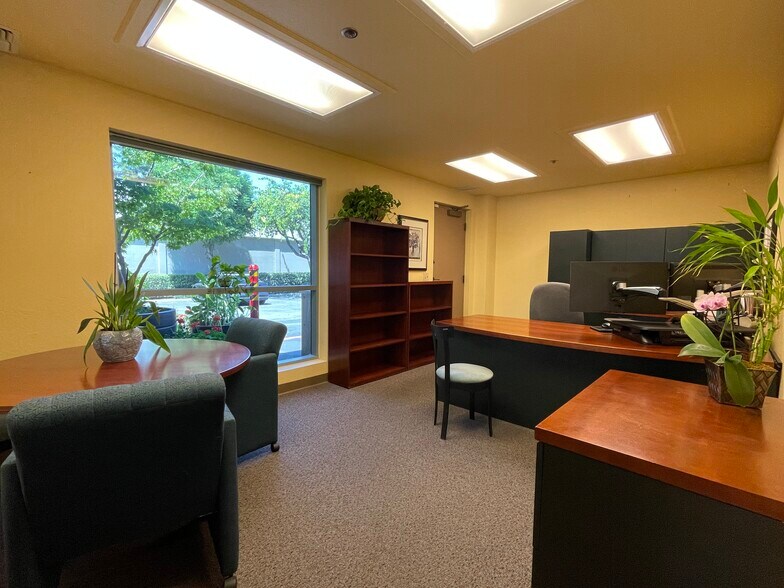 More Photos Of 943 N Shoreline Blvd, Mountain View Light Manufacturing For Sale