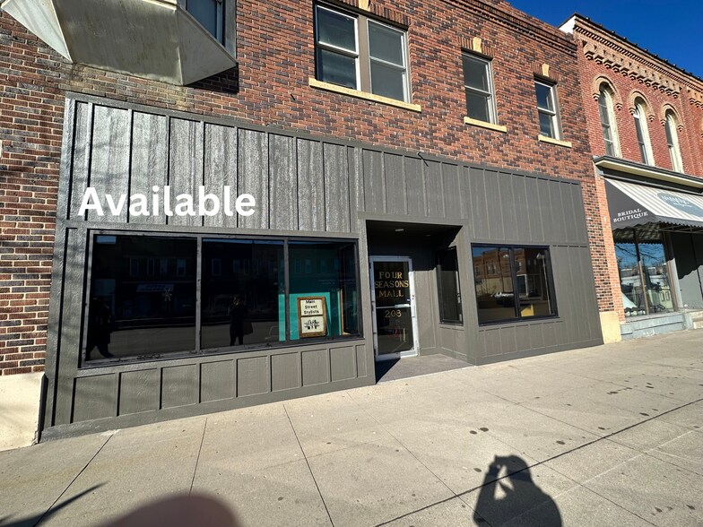 Primary Photo Of 208 S Minnesota Ave, Saint Peter Storefront Retail Residential For Lease