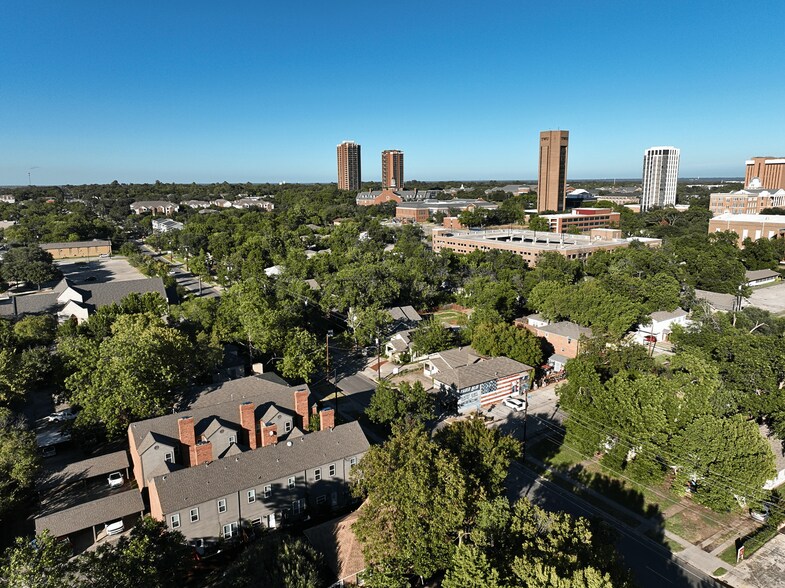 More Photos Of 1101 N Locust St, Denton Apartments For Sale
