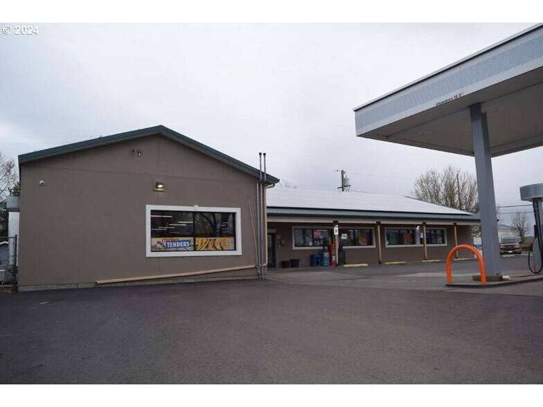 More Photos Of 457 E Main St, Athena Convenience Store For Sale