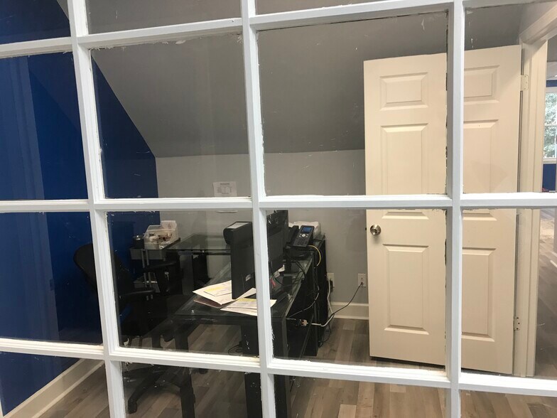 More Photos Of 1225 Johnson Ferry Rd, Marietta Medical For Lease