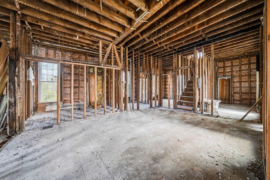 More Photos Of 2699 E Center St, North Kingsville Apartments For Sale
