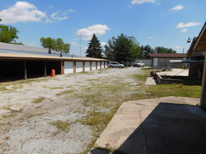 More Photos Of 109 N Harrison St, Leesburg Warehouse For Sale