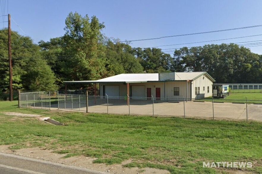 More Photos Of 140 FM 2468, Center Showroom For Sale