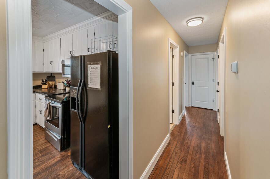 More Photos Of 3625 New Shepherdsville Rd, Bardstown Flex For Sale