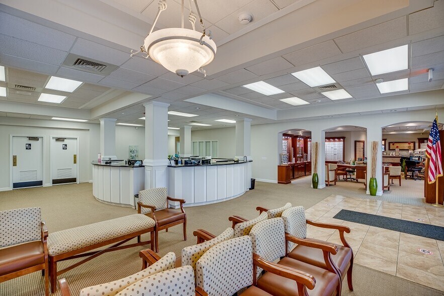 More Photos Of 2750 Indian River Blvd, Vero Beach Medical For Lease