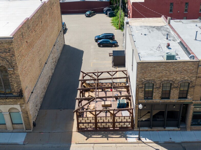 More Photos Of 601-607 S Main St, Oshkosh Office Residential For Sale