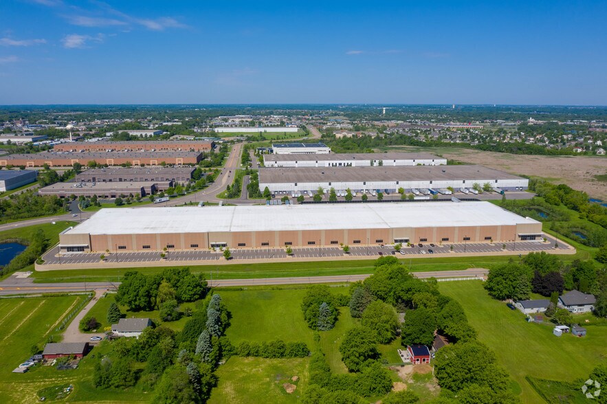 More Photos Of 19730 S Diamond Lake Rd, Rogers Distribution For Lease