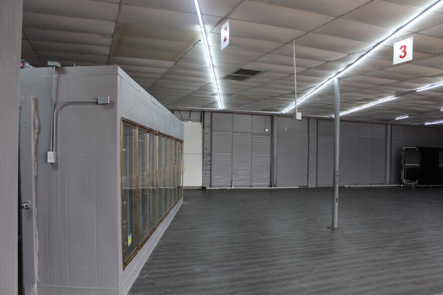 More Photos Of 4906 Harrisburg Blvd, Houston Storefront For Sale