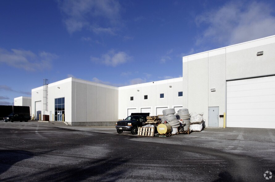 More Photos Of 295 Connie Cres, Concord Warehouse For Lease