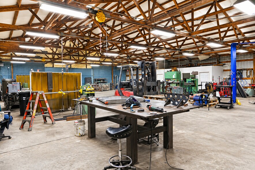 More Photos Of 110 Airport Entrance Rd, Summerville Warehouse For Sale