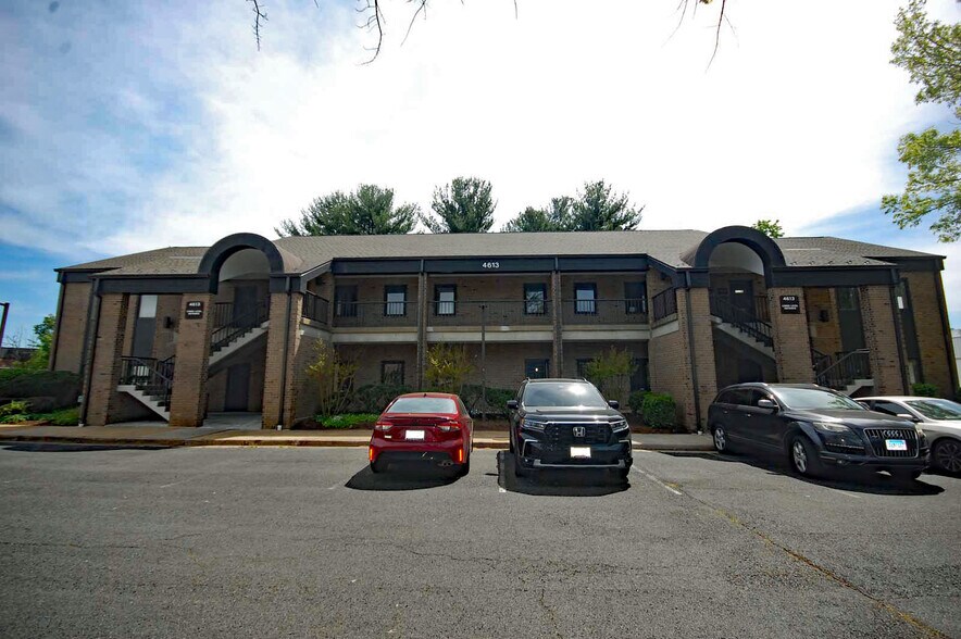 More Photos Of 4613 Pinecrest Office Park Dr, Alexandria Office For Lease