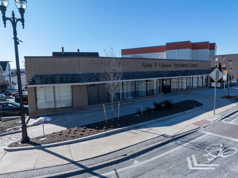 More Photos Of 173 Chelsea St, Everett Medical For Lease