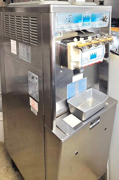 More Photos Of 301 Main St, Fairfax Fast Food For Sale