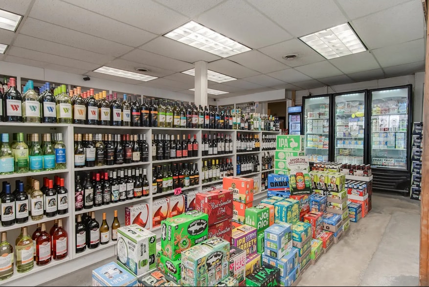 More Photos Of 3737 Lawson Rd, Ijamsville Storefront Retail Residential For Sale