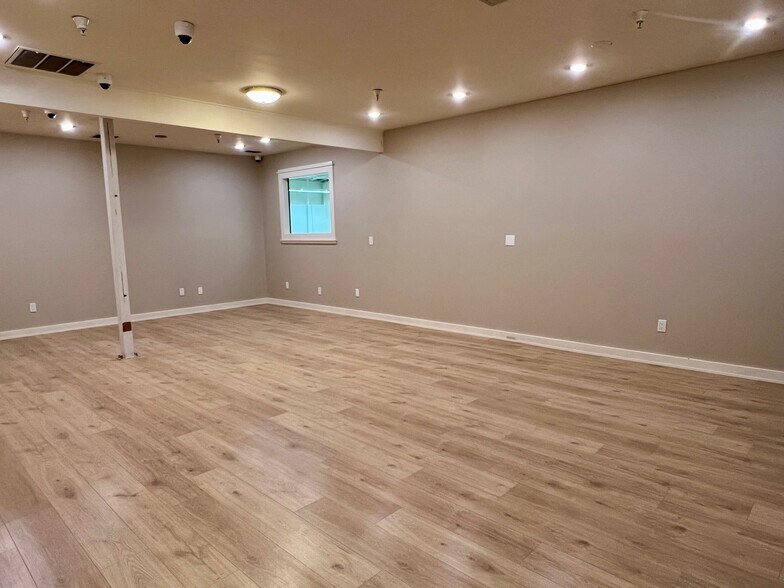 More Photos Of 711 NW 3rd St, Corvallis Research And Development For Lease