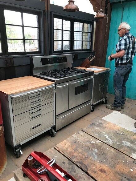 More Photos Of 27489 US Highway 70, Glencoe Showroom For Sale