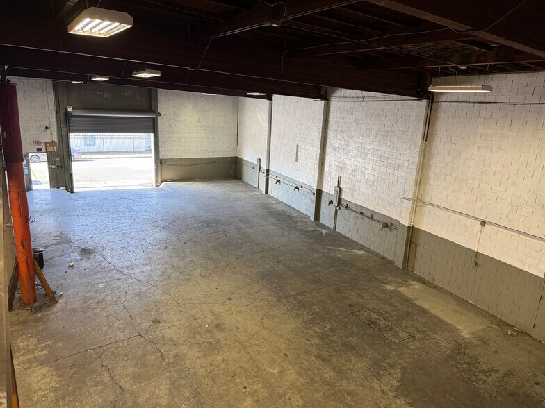 More Photos Of 600 29th Ave, Oakland Manufacturing For Sale