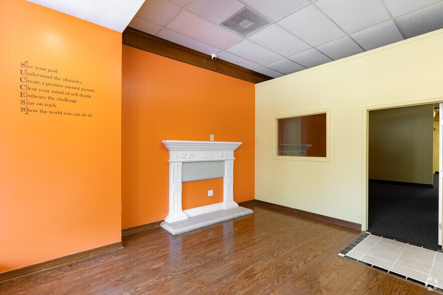 More Photos Of 5407-5507 FM 1960 Rd, Houston General Retail For Lease