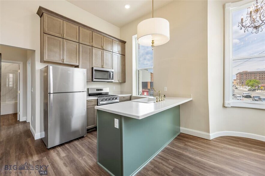 More Photos Of 140 W Park St, Butte Apartments For Sale