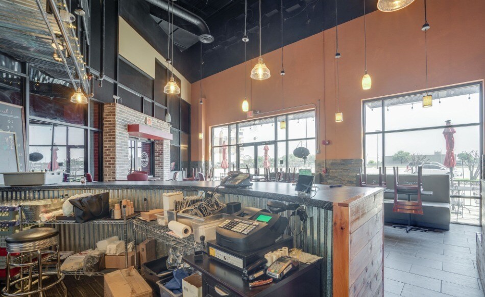 More Photos Of 1130 W Trinity Mills Rd, Carrollton General Retail For Sale