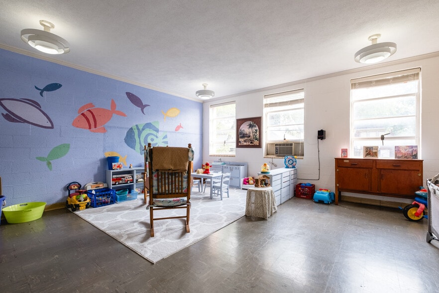 More Photos Of 4401 Woodlawn Dr, Little Rock Religious Facility For Sale