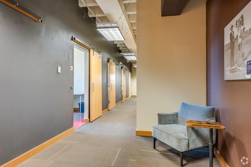 More Photos Of 118 S Adams St, Green Bay Coworking Space