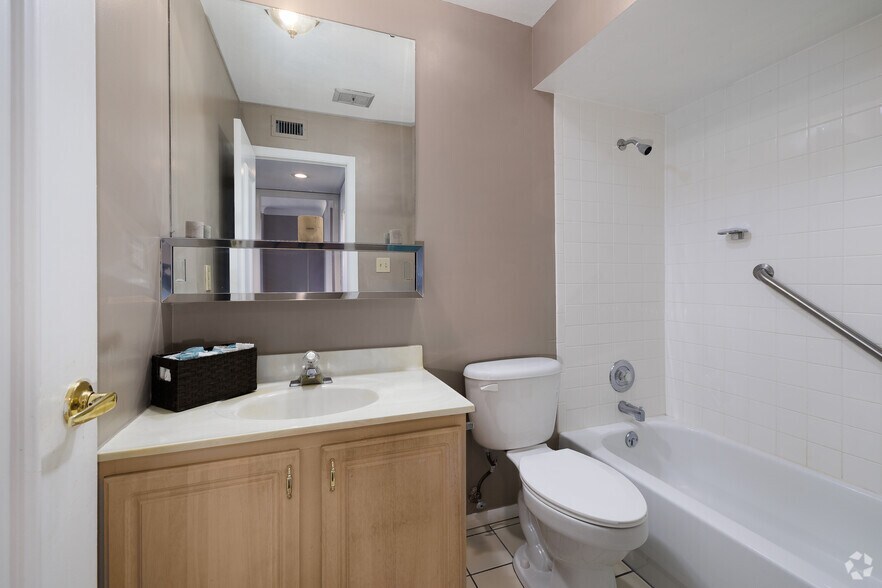 More Photos Of 1001 N McKnight Rd, Saint Louis Apartments For Sale