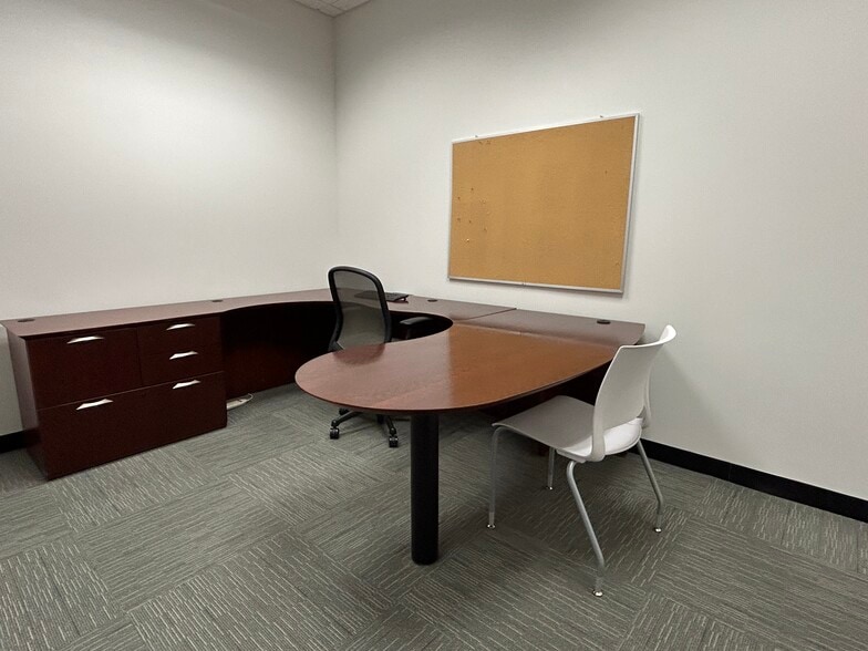 More Photos Of 38-72 Cummings Park, Woburn Light Manufacturing For Lease