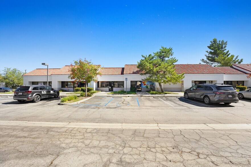 More Photos Of , Palmdale Office For Sale