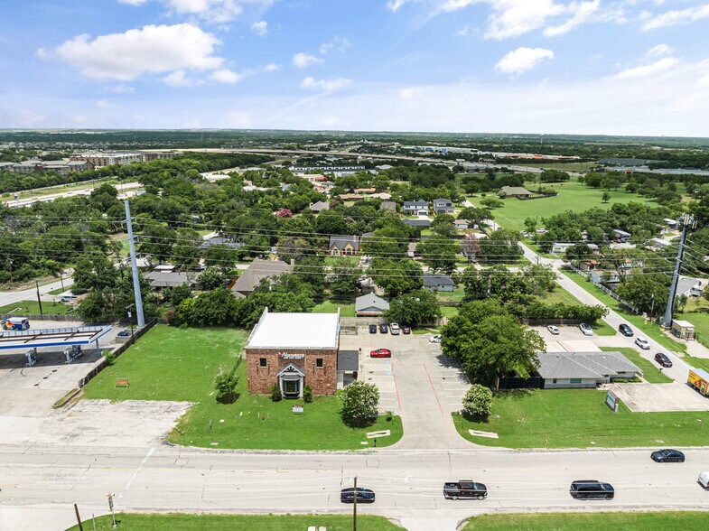 More Photos Of 207 E Byron Nelson Blvd, Roanoke Storefront Retail Office For Sale