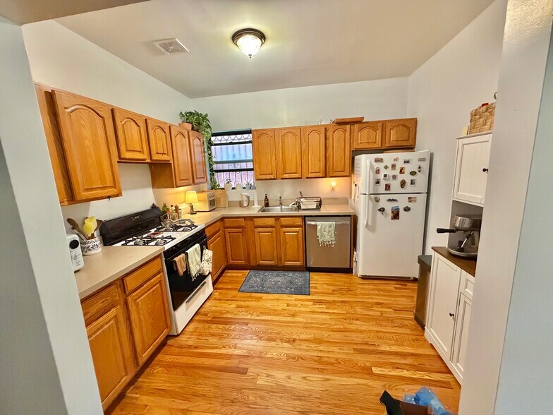 More Photos Of 498 Classon Ave, Brooklyn Apartments For Sale