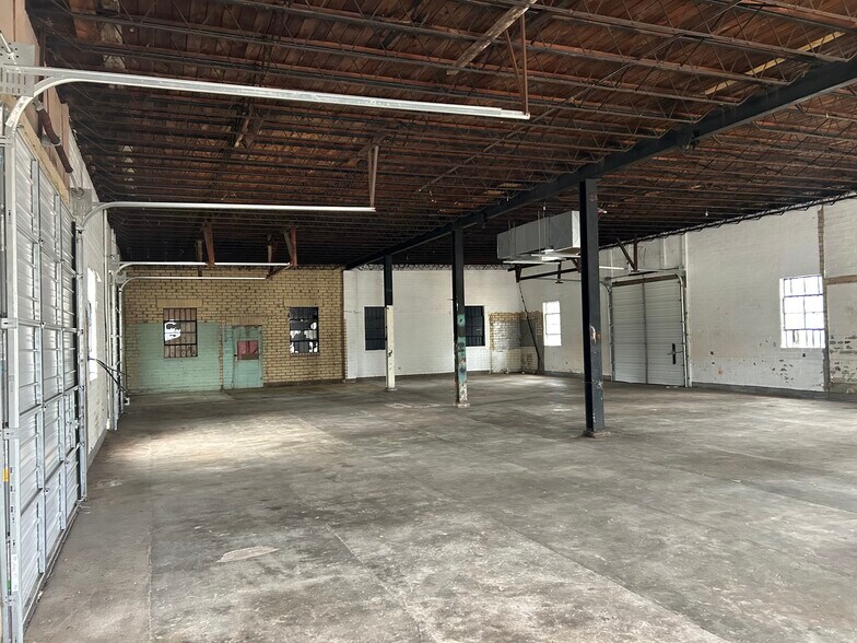 More Photos Of 2302 Main St, Waller Office For Sale