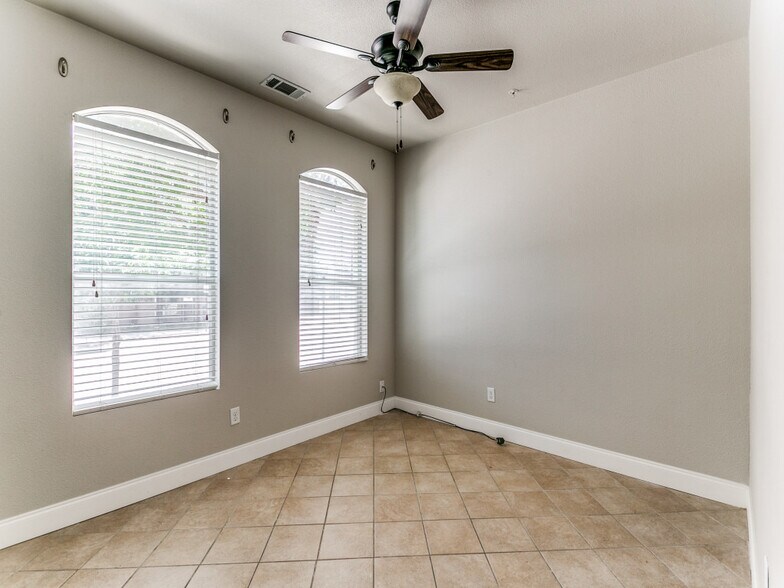 More Photos Of 391-347 E Main St, Lewisville Apartments For Sale