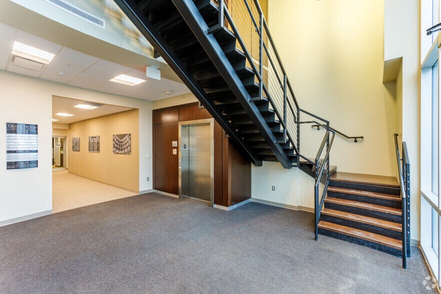 More Photos Of 8273 Grand River Rd, Brighton Medical For Lease