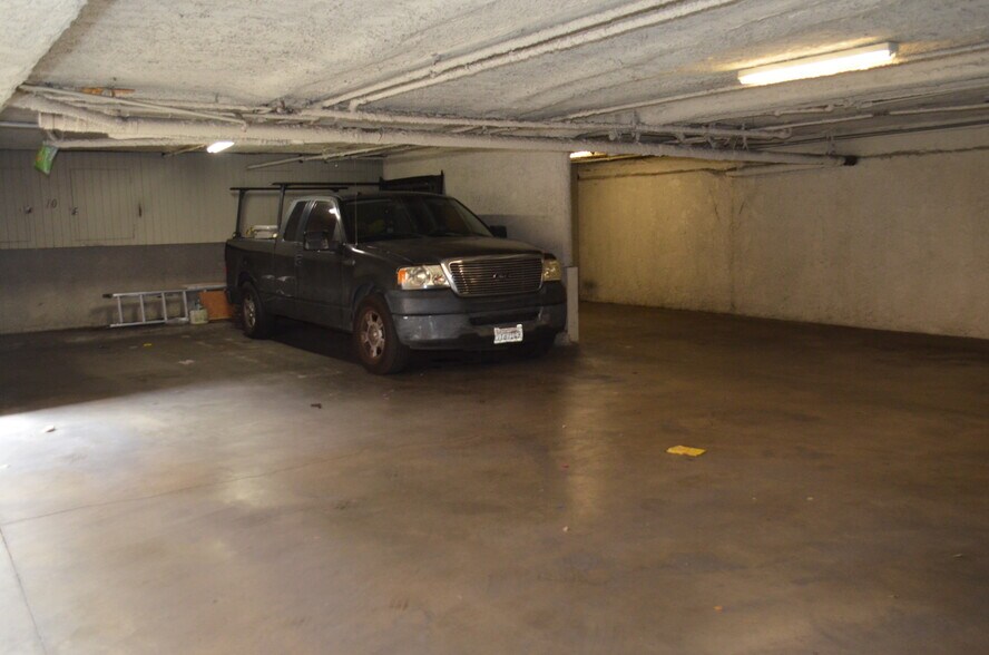 More Photos Of 7028 Alabama Ave, Canoga Park Apartments For Sale