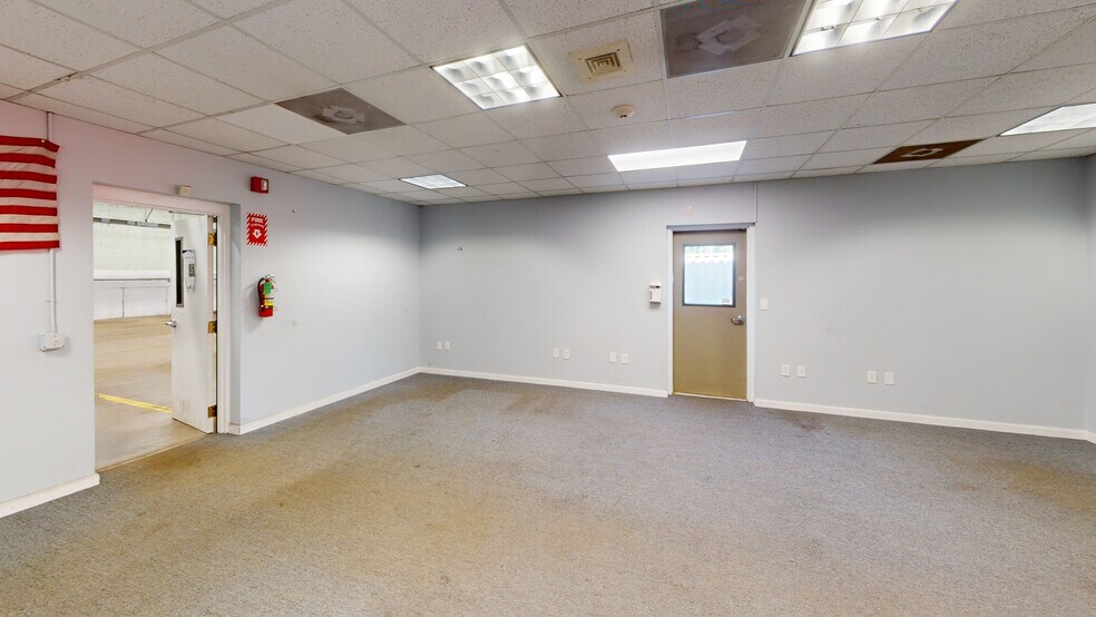 More Photos Of 1395 Tolland Tpke, Manchester Manufacturing For Lease