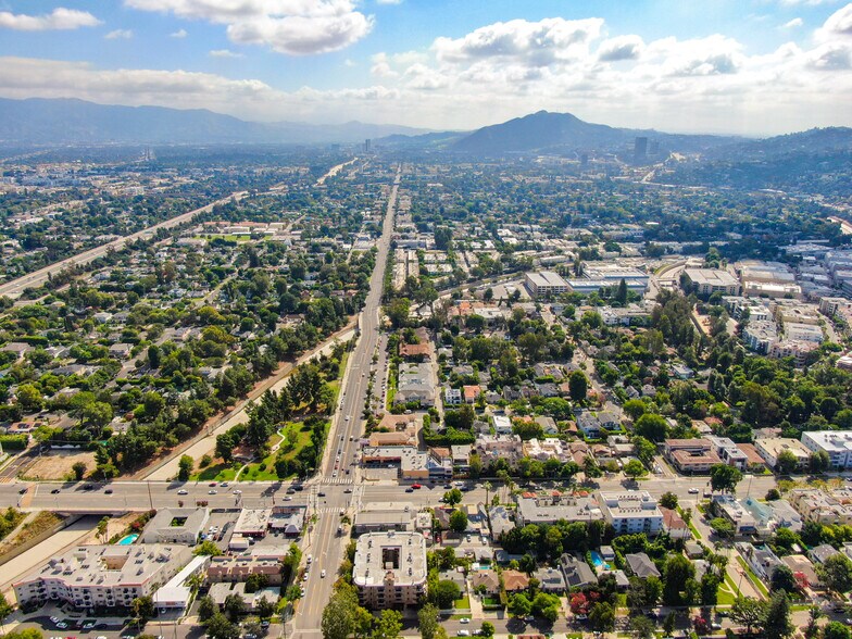 More Photos Of 4340-4346 Laurel Canyon Blvd, Studio City Storefront Retail Office For Sale