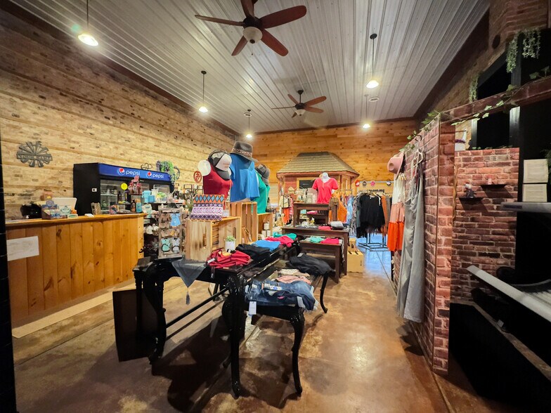More Photos Of 201 State St, Luther Specialty For Sale