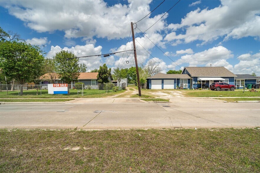 More Photos Of 7833 Almeda Genoa Rd, Houston Land For Sale
