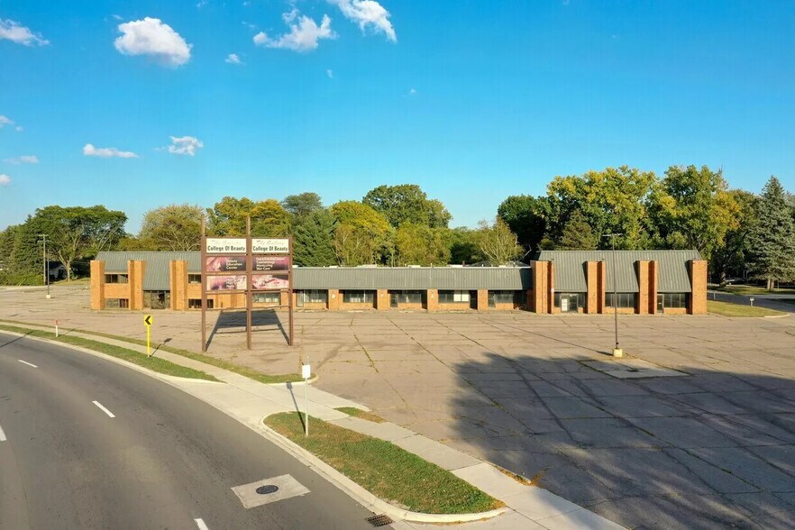 Primary Photo Of 38116-38160 S Gratiot Ave, Clinton Township Freestanding For Sale