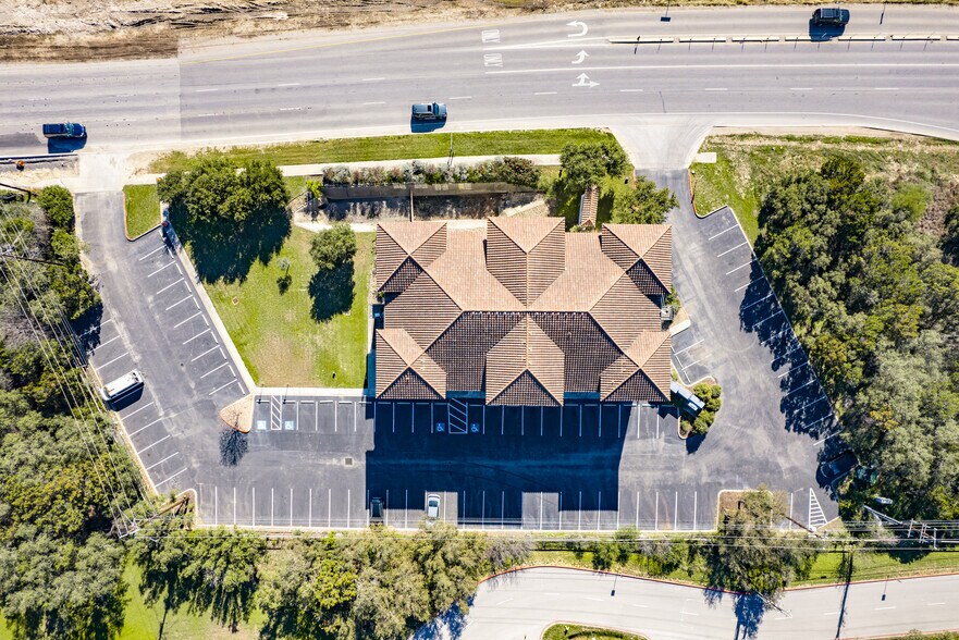 More Photos Of 2511 N Loop 1604, San Antonio Office Residential For Lease