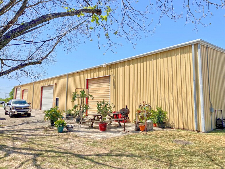 Primary Photo Of 11722 Fischer Rd, Von Ormy Industrial For Sale