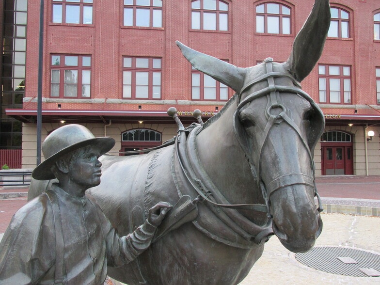 More Photos Of 17 Howard St, Cumberland Office For Lease