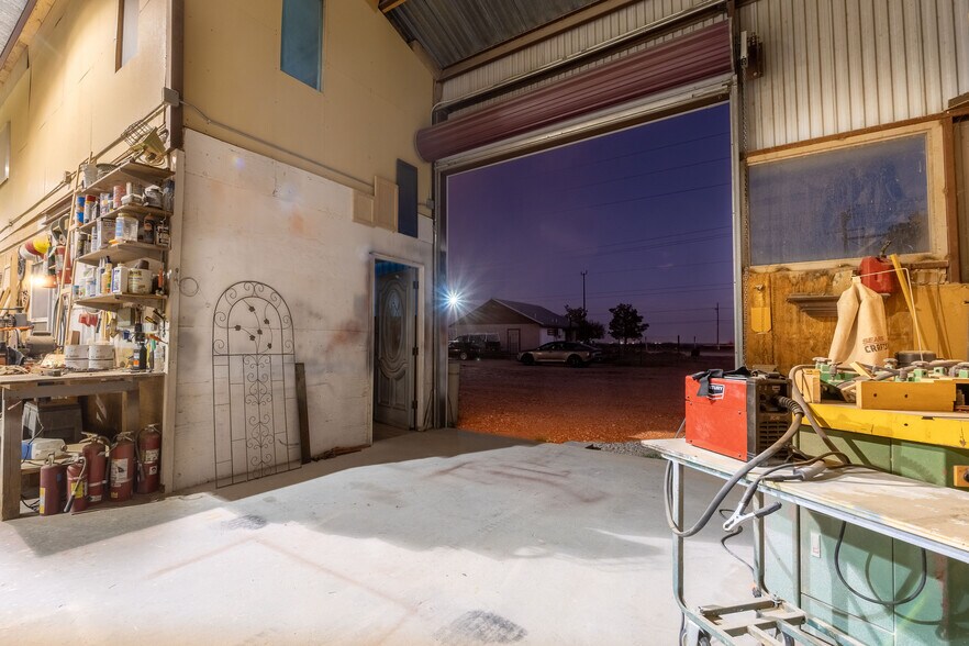 More Photos Of 14751 Horizon Blvd, Horizon City Warehouse For Lease