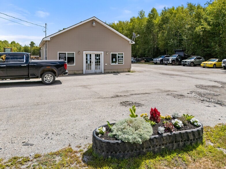 More Photos Of 136 US Hwy 1, Verona Island Light Manufacturing For Sale