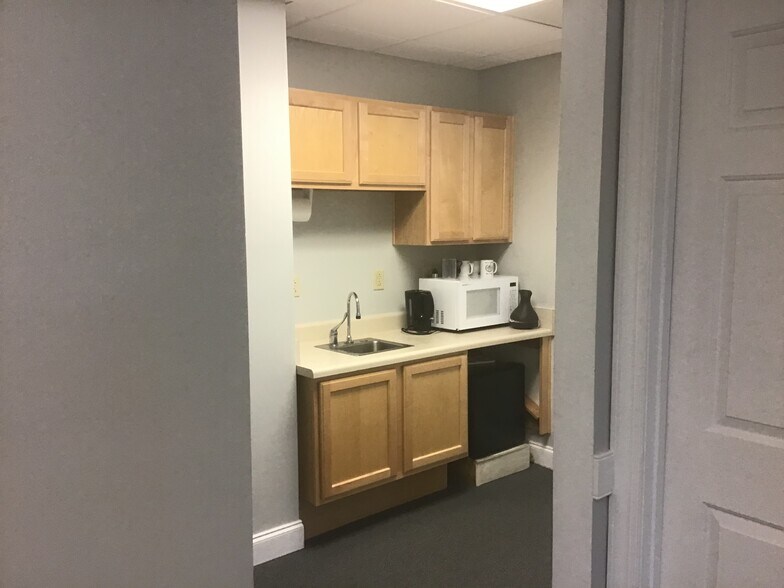 More Photos Of 5003 Southpark Dr, Durham Medical For Sale